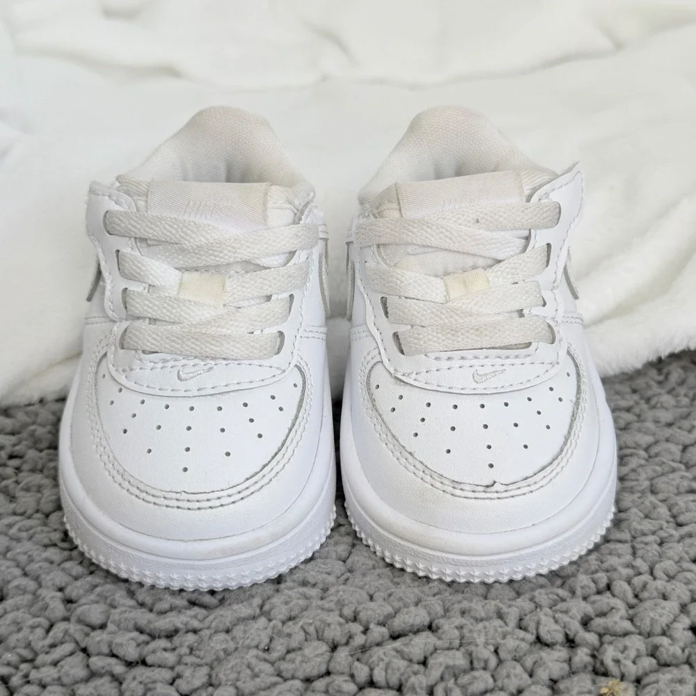 Nike Air Force 1 LE Kids Size 3C White Good Hook-and-Loop FN0236-111 Sneaker